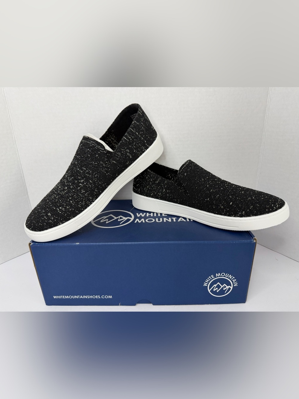 White Mountain Upsoar Size 8 Black Gold Slip On Sneakers Woven - Picture 6 of 12